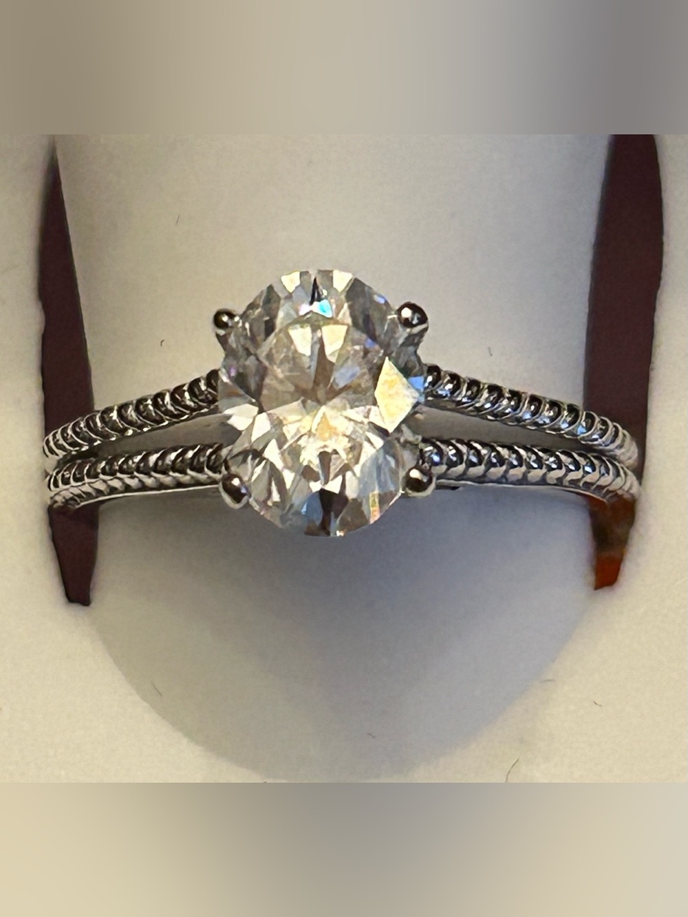 1.00CT Sparkling Oval 💎 Moissanite Solitaire 4-Prong Ring in 925 Sterling Silver